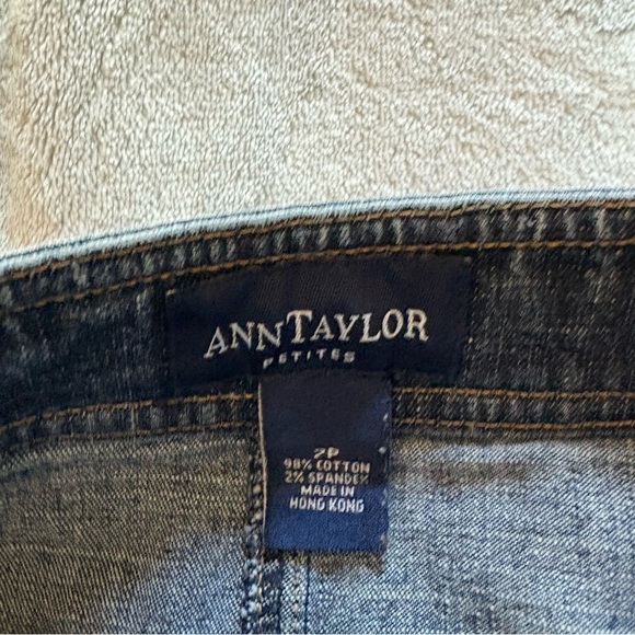Ann Taylor Women’s Blue Dark Wash Denim Mini Skirt - Picture 4 of 7